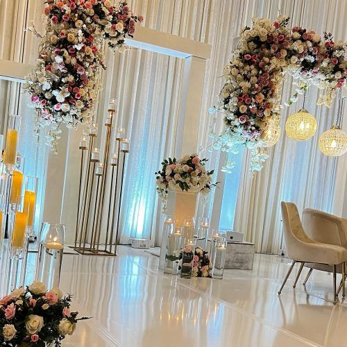 Modern floral ceremony stage